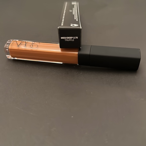 NARS RADIANT CREAMY CONCEALER Truffle - Picture 2 of 2